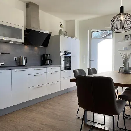 Diemelblick 12 - Leni